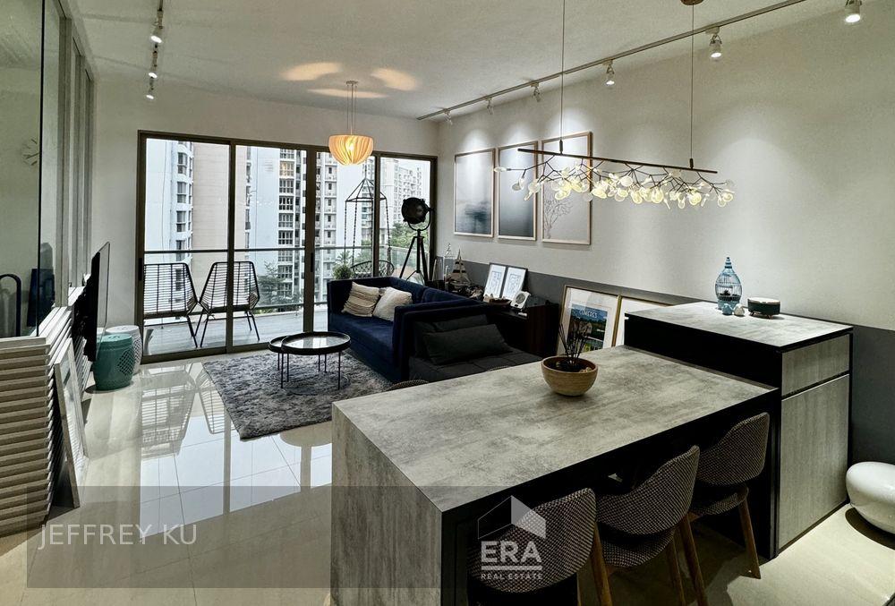 Superb Value! Sea View! Mins to Beach. No West Sun. Move-in Rd