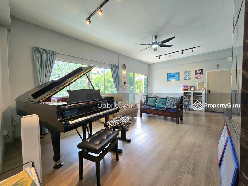  4 Gray Lane  Walk Up  Freehold Heritage