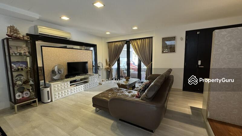  D15 2.5 Sty Renovated Inter-Terrace  North-South Facing 