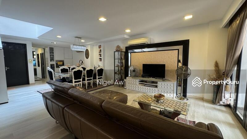  D15 2.5 Sty Renovated Inter-Terrace  North-South Facing 