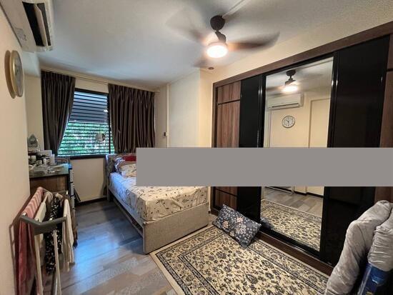 HDB Apartment for Sale: Simei, D18, 520230