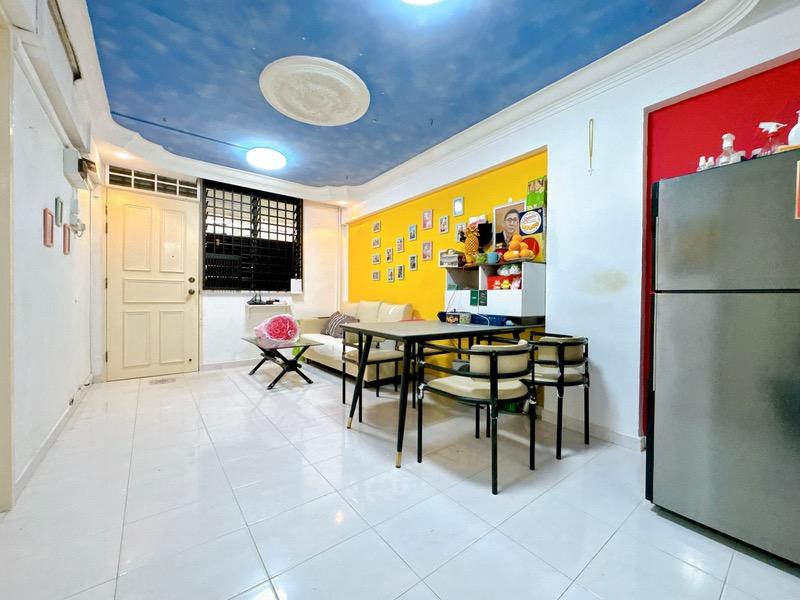 Prop-GPT: HDB Apartment: D03 Commonwealth 112 Commonwealth Crescent