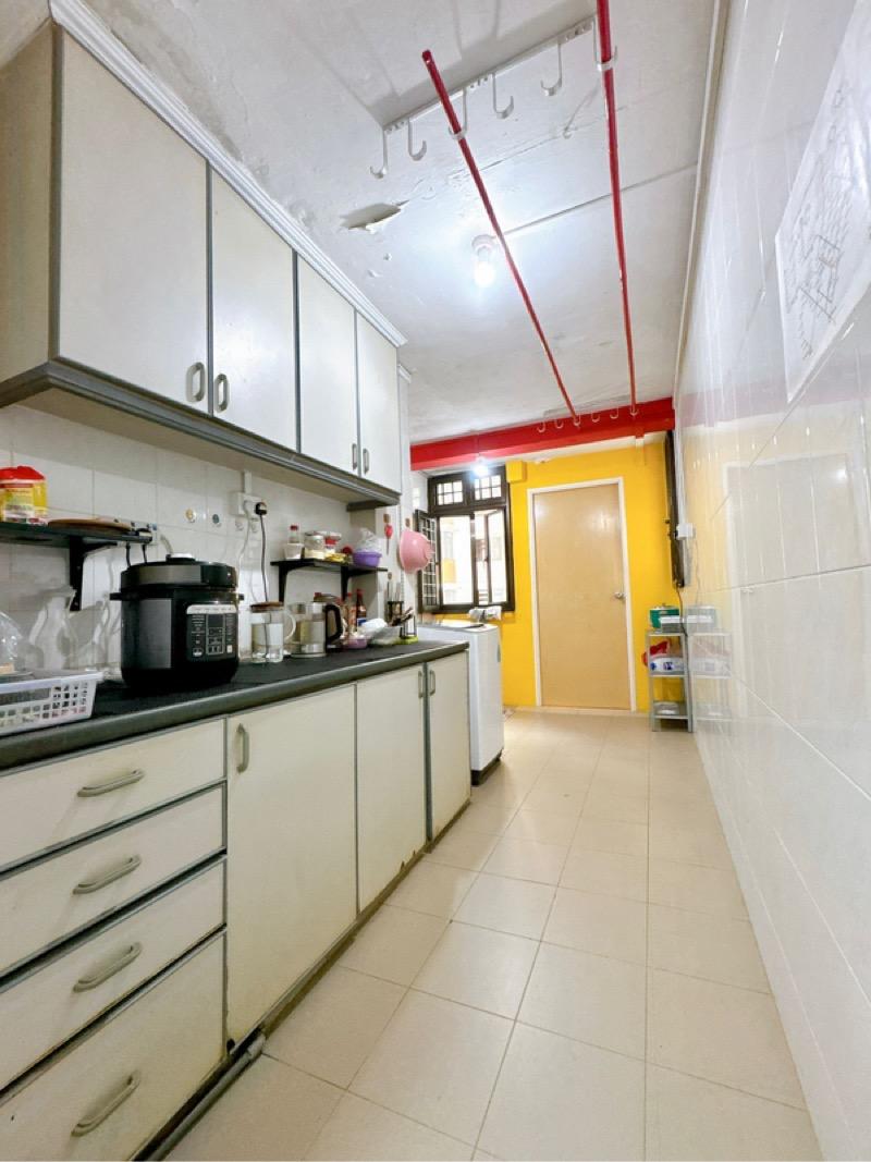 112 Commonwealth Crescent HDB Apartment For Sale, $370,000, 3 Bed 1 Bath 581 sqft $637.00 psf
