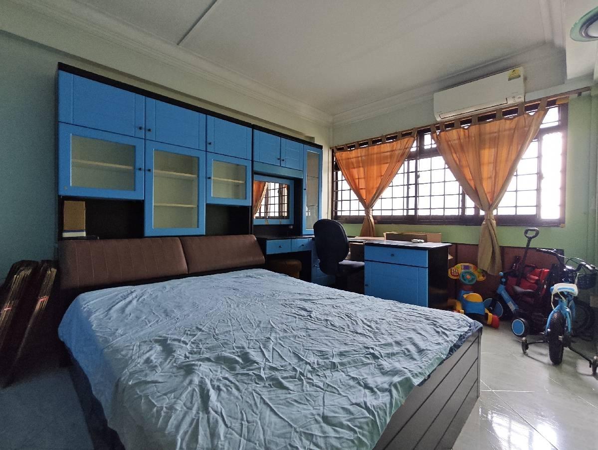 525 Jelapang Road HDB Apartment For Sale, $775,000, 3 Bed 2 Bath 1,302 sqft $595.00 psf