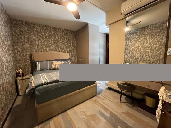 Prop-GPT: HDB Apartment: D18 Simei 230 Simei Street 4