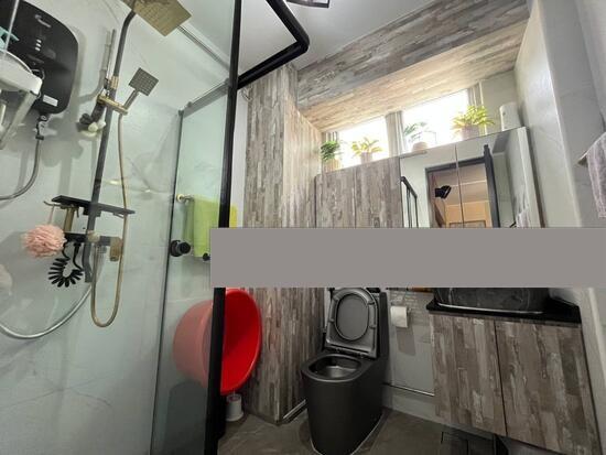 HDB Apartment for Sale: Simei, D18, 520230