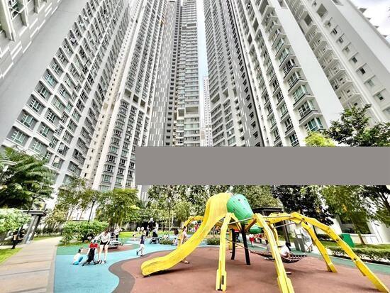 42A Margaret Drive HDB Apartment For Sale, $789,999, 2 Bed 2 Bath 678 sqft $1,165.00 psf