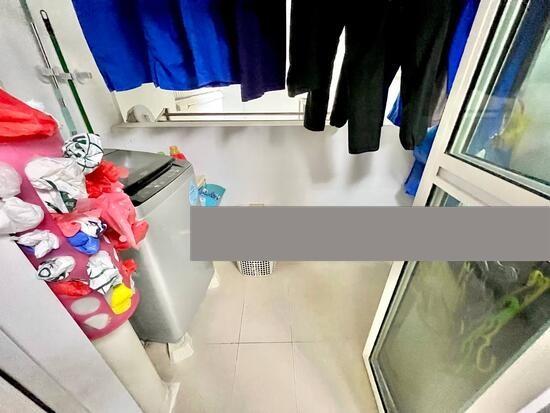 42A Margaret Drive HDB Apartment For Sale, $789,999, 2 Bed 2 Bath 678 sqft $1,165.00 psf