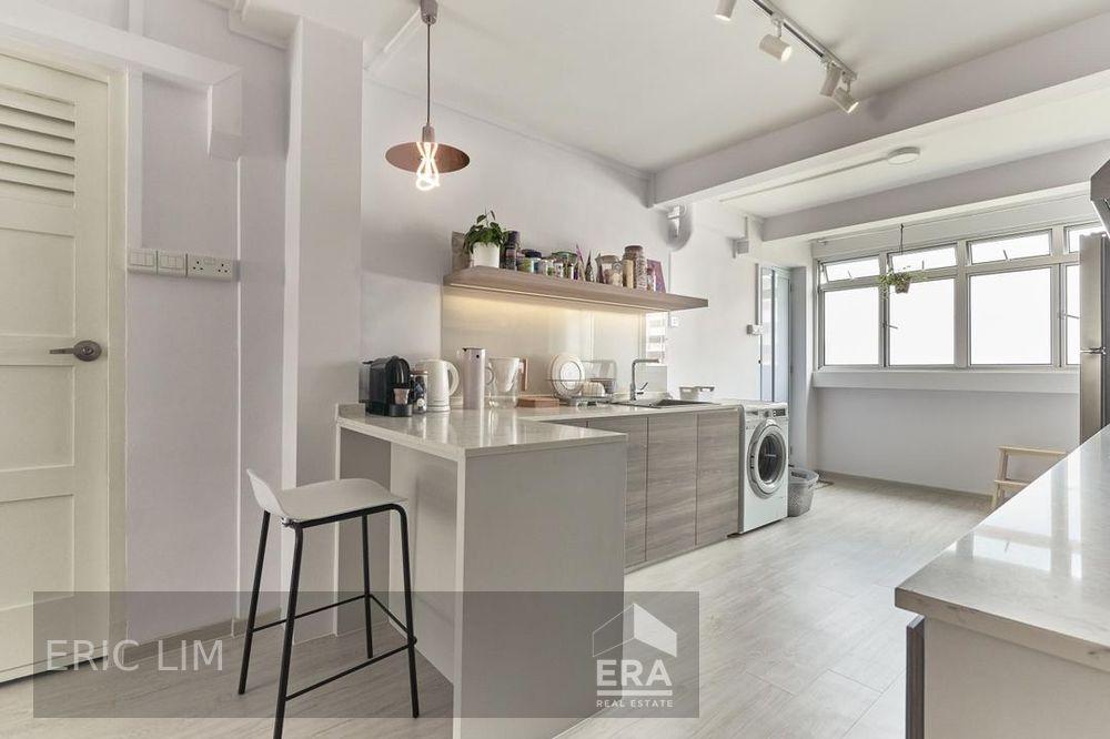 Rare 3rm Unit at Holland Close! Walk to 2 Mrt Stations