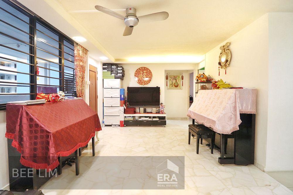 Prop-GPT: HDB - 3 room: D14  348 Ubi Avenue 1