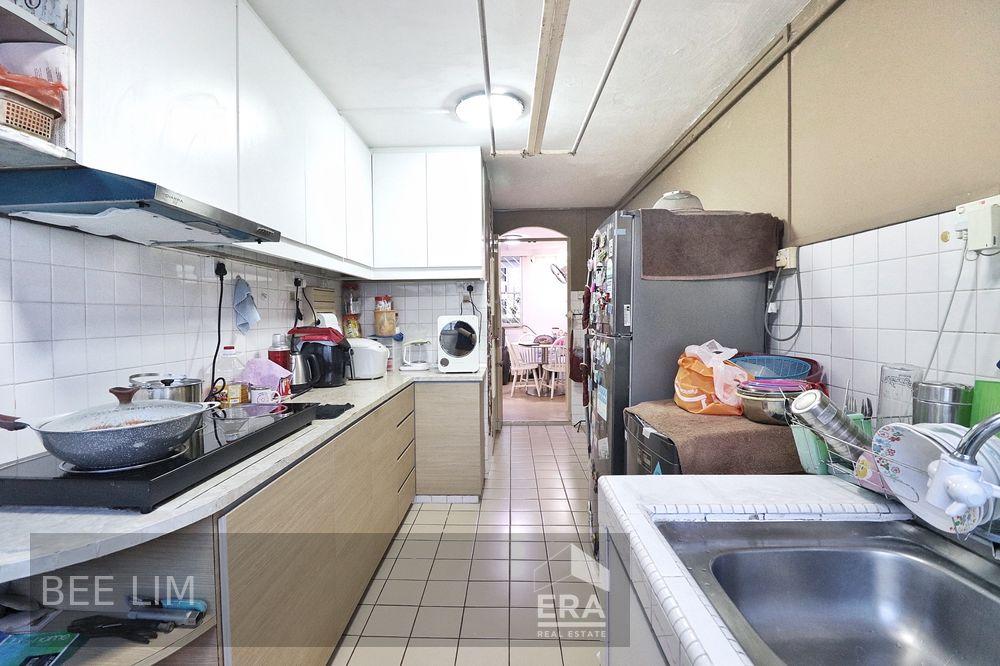 Prop-GPT: HDB - 3 room: D14  319 Ubi Avenue 1