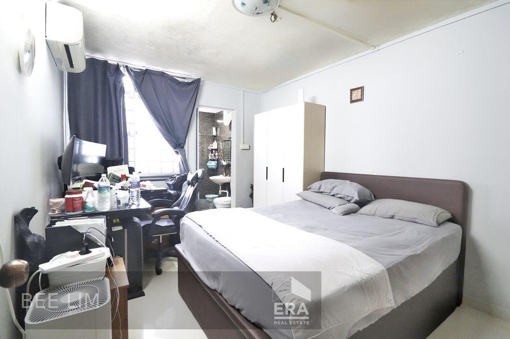 Prop-GPT: HDB - 3 room: D14 Eunos 323 Ubi Avenue 1
