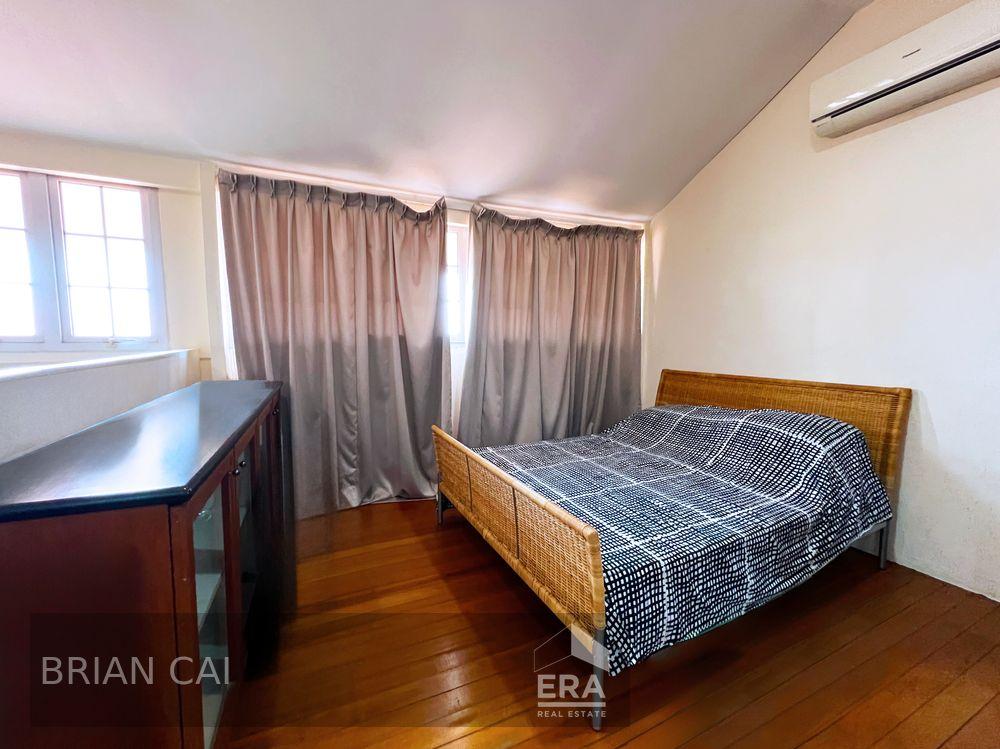 Rare Freehold Semi-d for Sale!