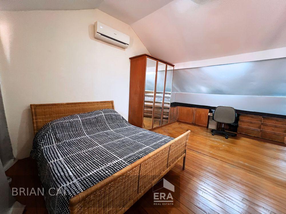 Rare Freehold Semi-d for Sale!