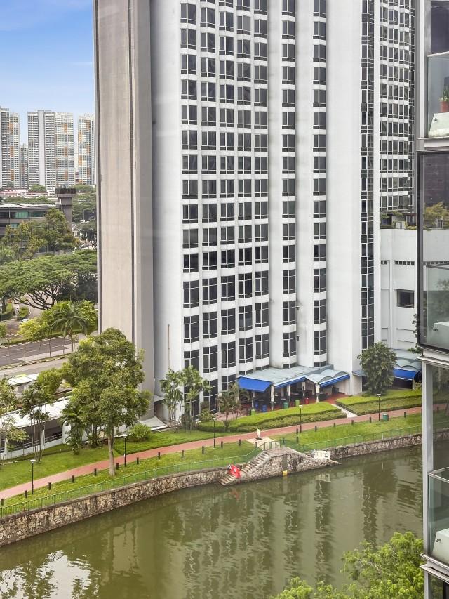 Prop-GPT: Apartment: D09  Watermark Robertson Quay