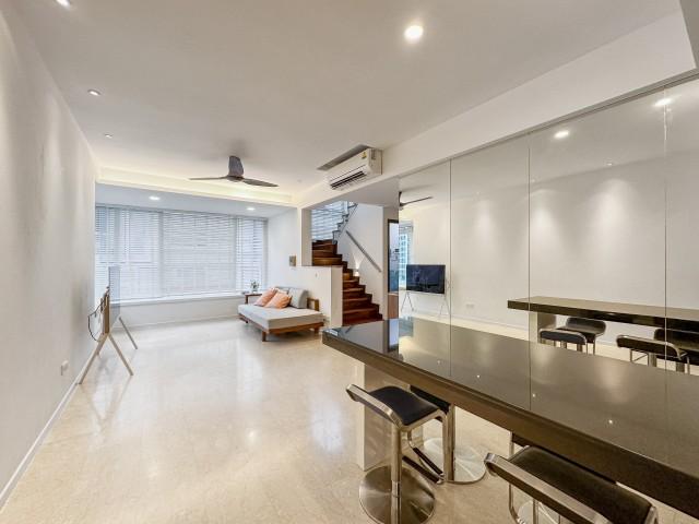 Watermark Robertson Quay Apartment For Sale, $3,591,3003 Bath 1,711 sqft $2,099.00 psf