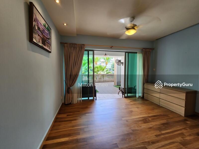 The Berth by the Cove