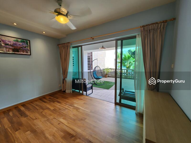 The Berth by the Cove