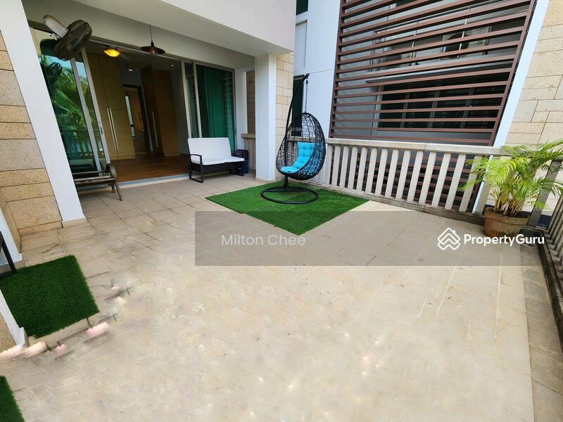 The Berth by the Cove