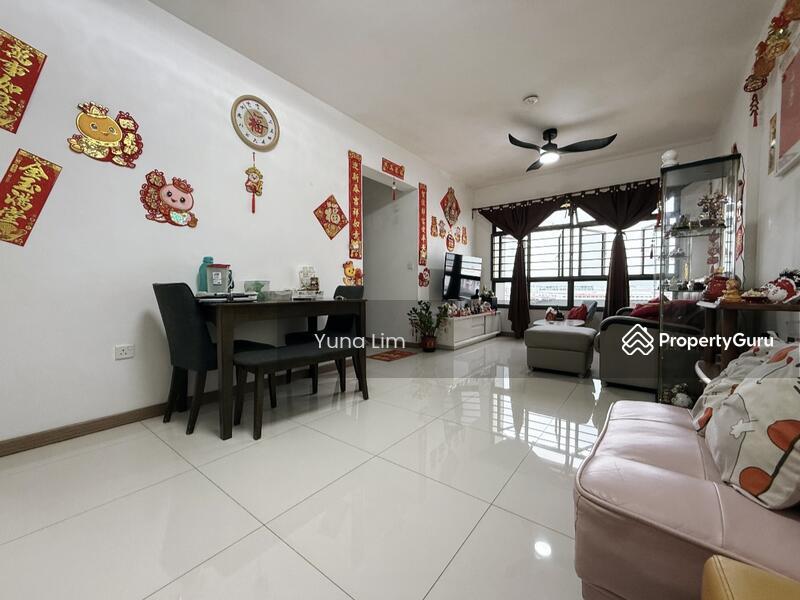 Prop-GPT: HDB Flat: D27 Yishun 479C Yishun Street 42
