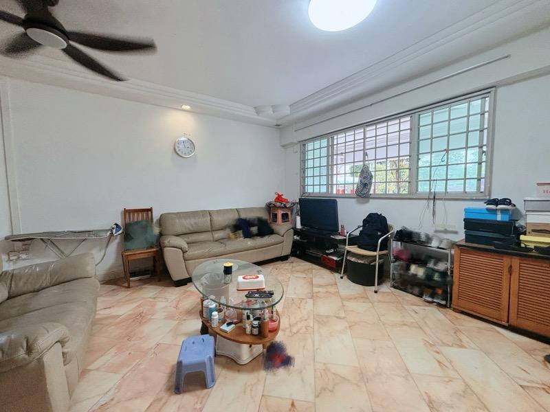 Prop-GPT: HDB Apartment: D19 Hougang 241 Hougang Street 22