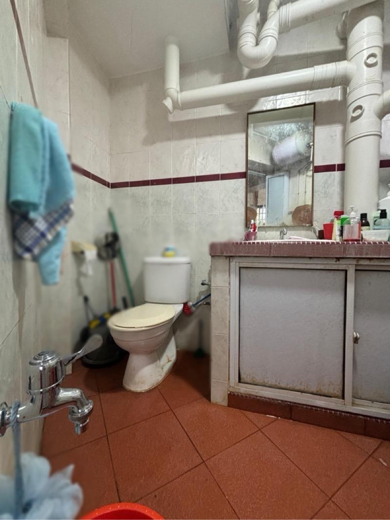 241 Hougang Street 22 HDB Apartment For Sale, $460,000, 2 Bed 2 Bath 893 sqft $515.00 psf