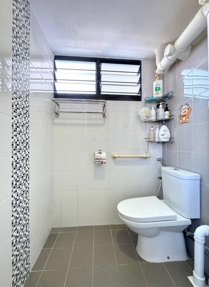 82 Bedok North Road HDB Apartment For Sale, $518,000, 3 Bed 2 Bath 990 sqft $523.00 psf