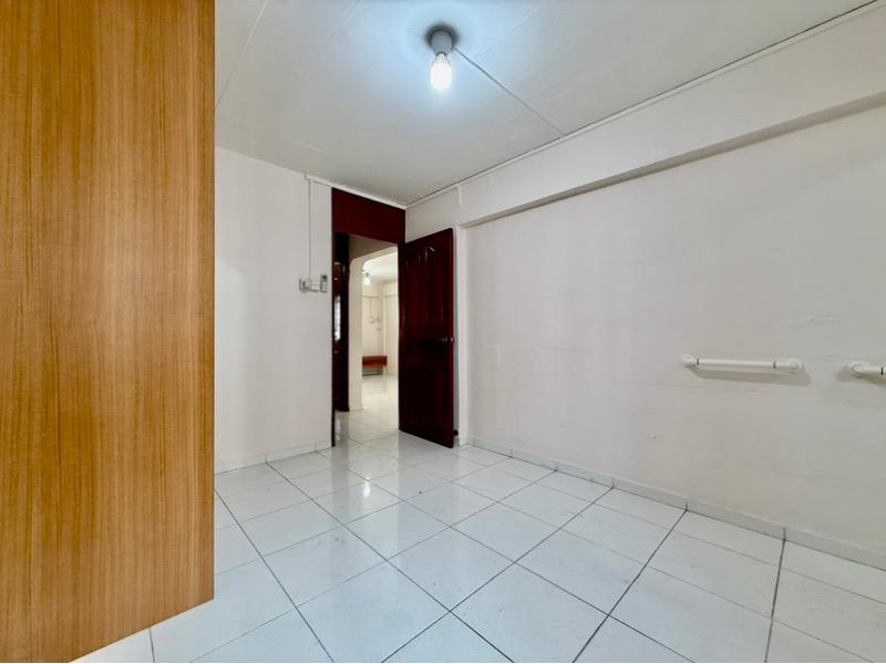Prop-GPT: HDB Apartment: D27 Yishun 710 Yishun Avenue 5