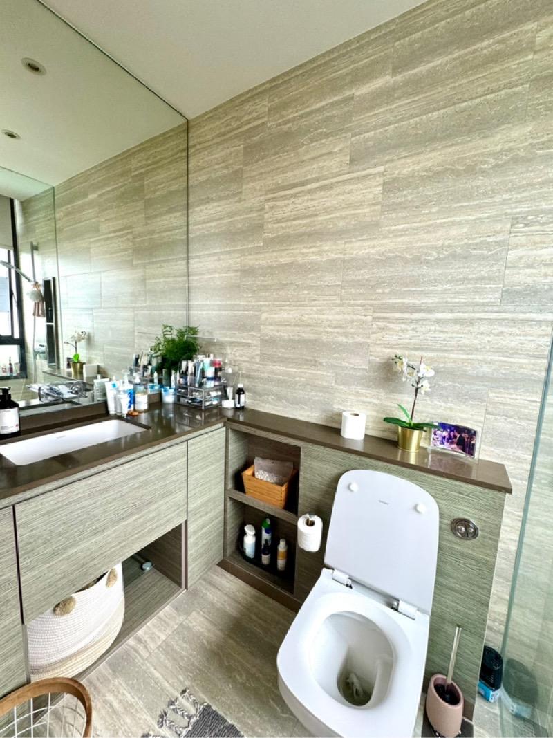 The Crest Condominium For Sale, $2,750,000, 3 Bed 3 Bath 1,228 sqft $2,239.00 psf