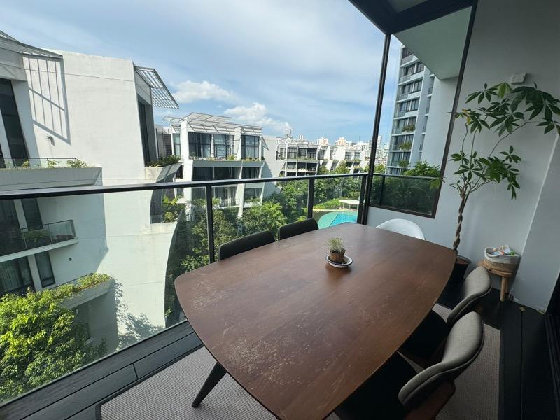 The Crest Condominium For Sale, $2,750,000, 3 Bed 3 Bath 1,228 sqft $2,239.00 psf