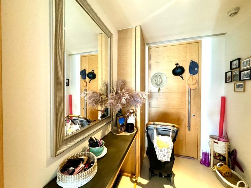 The Crest Condominium For Sale, $2,750,000, 3 Bed 3 Bath 1,228 sqft $2,239.00 psf