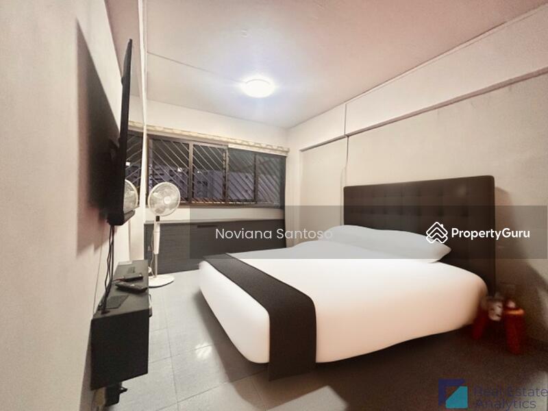 Prop-GPT: HDB Flat: D23 Bukit Batok 210 Bukit Batok Street 21