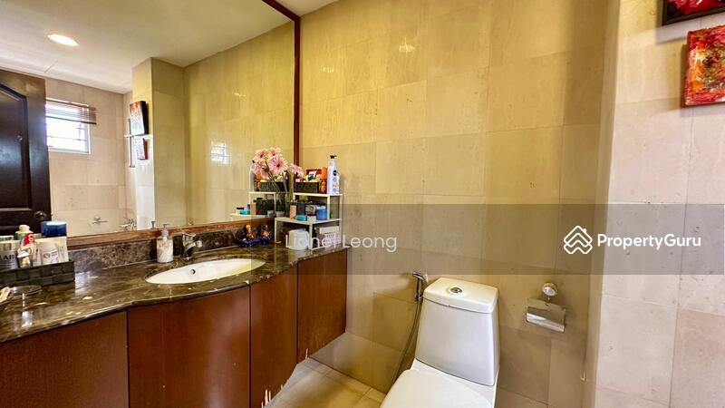 Corner Terrace enjoy quiet yet very convenient location at the heart of Serangoon garden