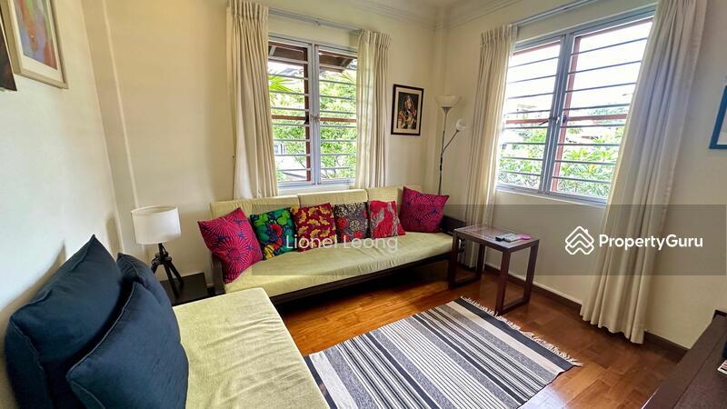 Corner Terrace enjoy quiet yet very convenient location at the heart of Serangoon garden