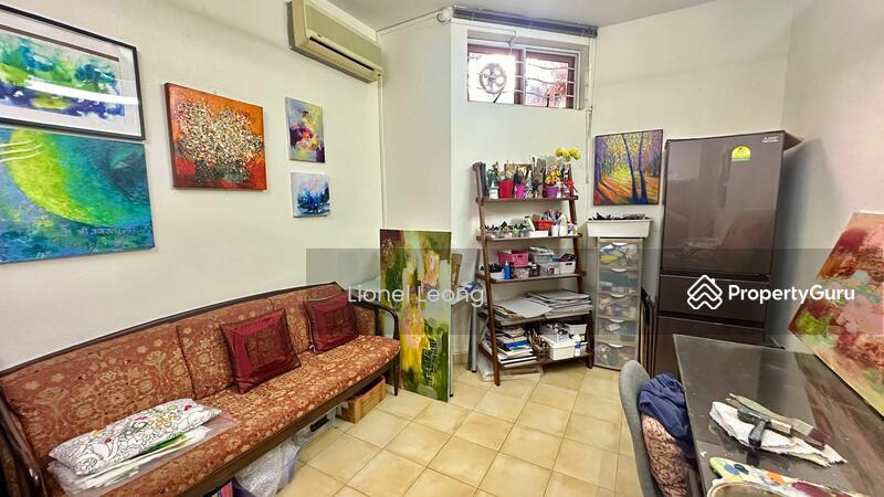 Corner Terrace enjoy quiet yet very convenient location at the heart of Serangoon garden