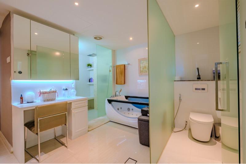 Mirage Tower Condominium For Sale, $6,288,888, 4 Bed 4 Bath 2,605 sqft $2,414.00 psf