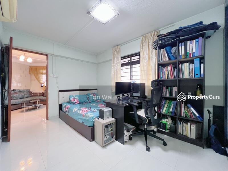 733 Yishun Avenue 5