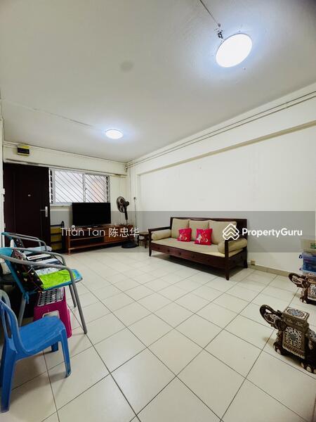 Prop-GPT: HDB Flat: D27 Yishun 362 Yishun Ring Road