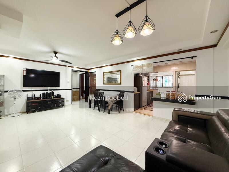 Prop-GPT: HDB Flat: D25 Woodlands 776 Woodlands Crescent