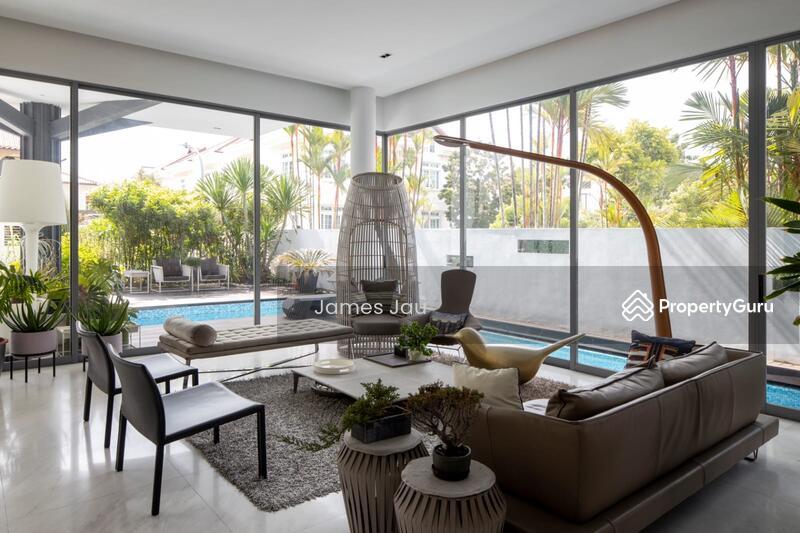 New listing! Beautiful 2.5 storey Modern Semi D with lift and pool in the Goodman area