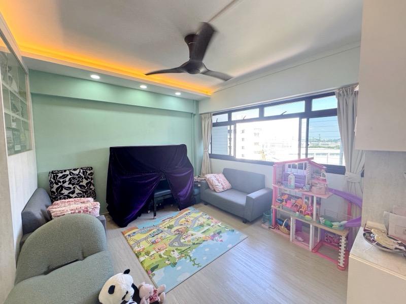 17 Telok Blangah Crescent HDB Apartment For Sale, $840,000, 3 Bed 2 Bath 1,076 sqft $781.00 psf