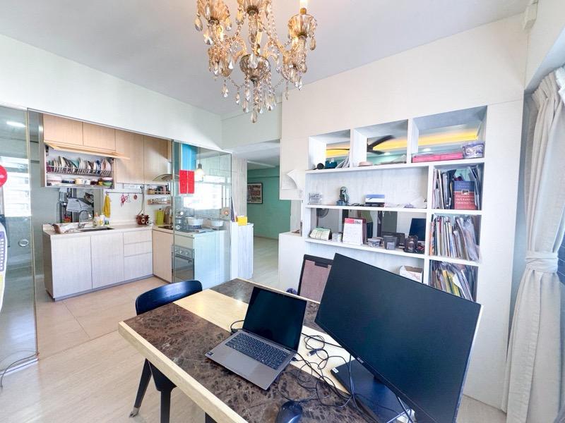 17 Telok Blangah Crescent HDB Apartment For Sale, $840,000, 3 Bed 2 Bath 1,076 sqft $781.00 psf