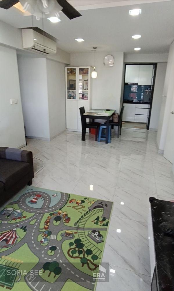 Prop-GPT: HDB - 3 room: D03 Queenstown 53 Strathmore Avenue