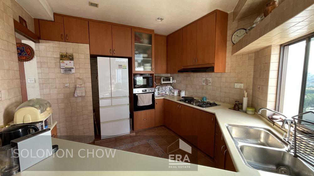 Prop-GPT: Condominium: D15 Marine Parade Mandarin Gardens