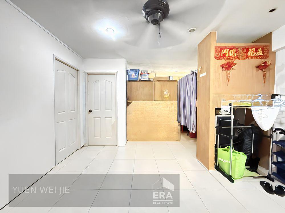 Prop-GPT: Shophouse: D05 Clementi 727 Clementi West Street 2