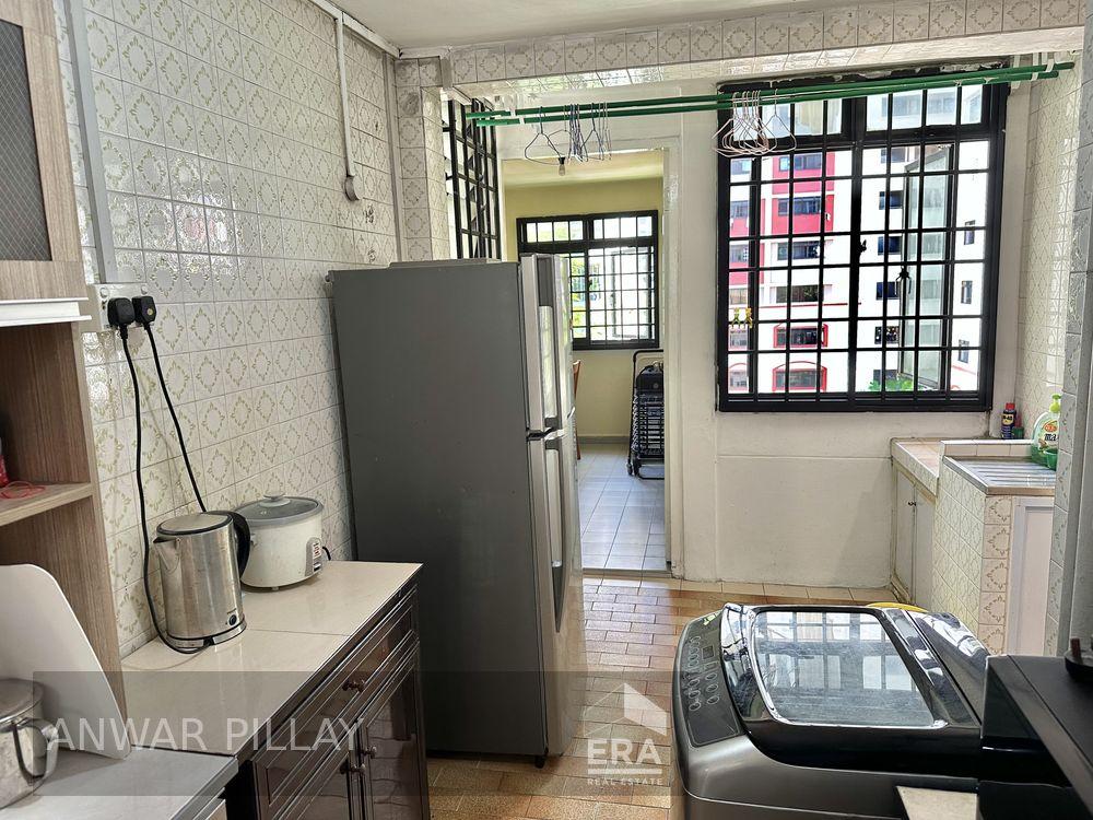 Quaint 3-rm Standard Near Mrt Station