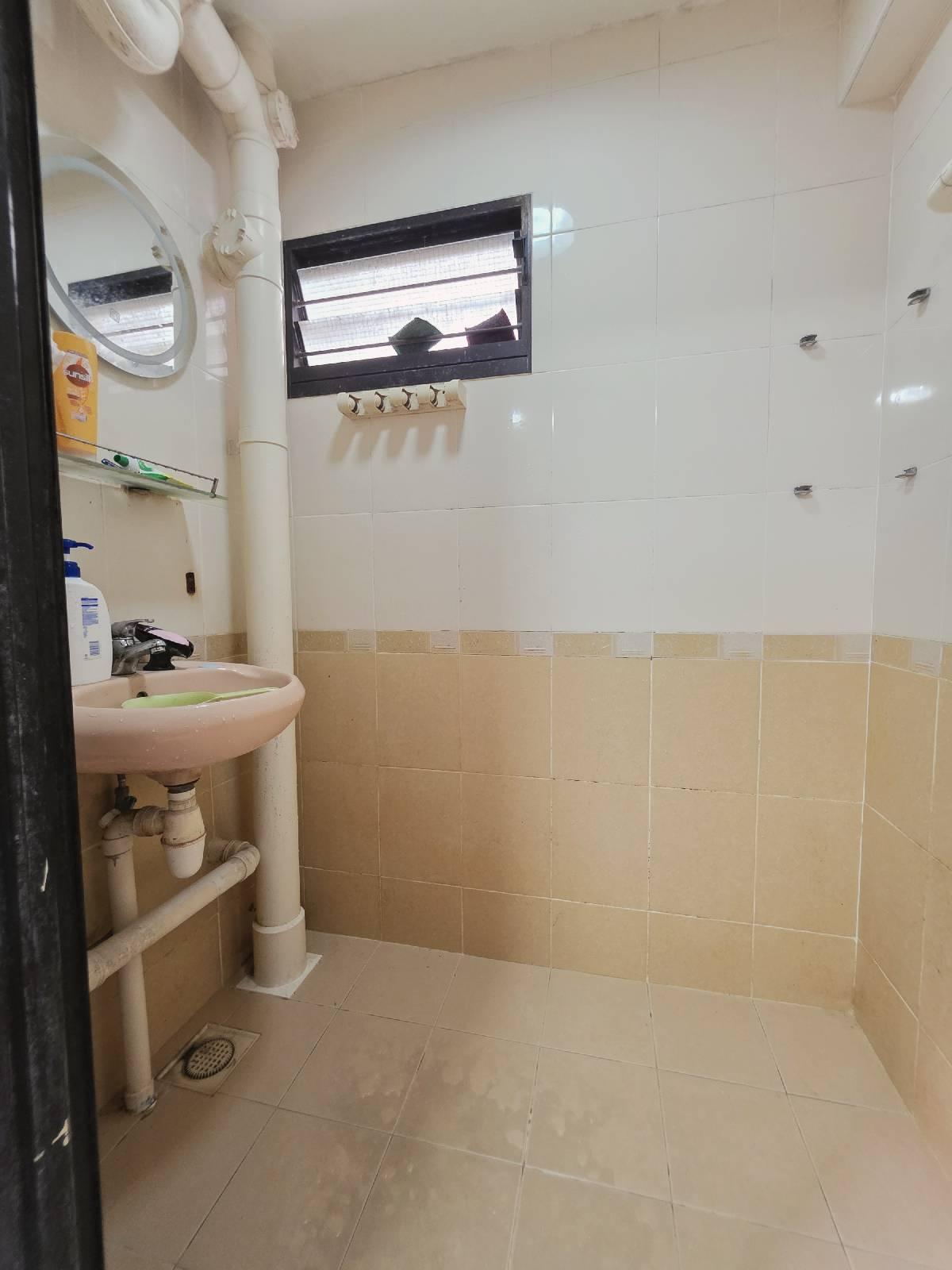 30 Telok Blangah Rise HDB Apartment For Sale, $418,000, 2 Bed 2 Bath 753 sqft $555.00 psf