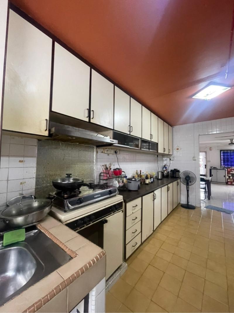 4A Cnr - Yishun Ave 6 #07 HDB Apartment For Sale, $550,000, 3 Bed 2 Bath 1,119 sqft $492.00 psf