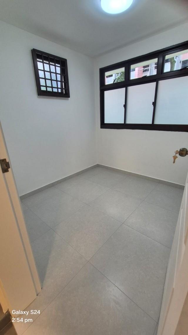 Best Toa Payoh hdb 3I | ground floor | renovated HDB Apartment For Sale, $410,000, 2 Bed 1 Bath 700 sqft $586.00 psf