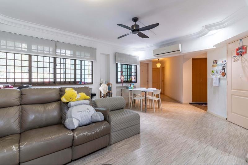 Prop-GPT: HDB Apartment: D22 Boon Lay 4A Cnr Jurong W Ctrl Blk 688 #01